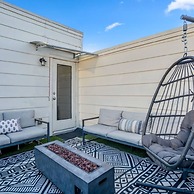 Urban Jungle Retreat in the HTX Skyline