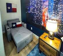 Posh Dtwn Midtown Home w Stunning Roof-topterrace