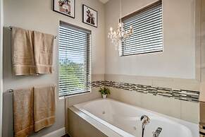 Posh Dtwn Midtown Home w Stunning Roof-topterrace