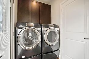 Posh Dtwn Midtown Home w Stunning Roof-topterrace