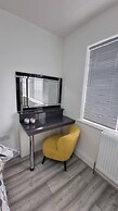 St Albans Stylish Suite With Kitchenette