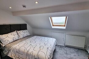 St Albans Stylish Suite With Kitchenette