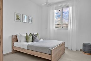 Phaedrus Living Eolus Residences Hera