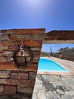 Relax Joy Villa - Easy Beach Access 150m Away