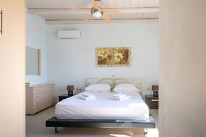 Relax Joy Villa - Easy Beach Access 150m Away