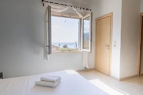 Relax Joy Villa - Easy Beach Access 150m Away