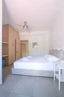 Relax Joy Villa - Easy Beach Access 150m Away