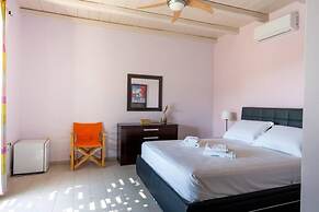 Relax Joy Villa - Easy Beach Access 150m Away