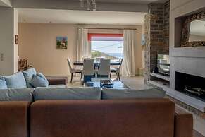 Relax Joy Villa - Easy Beach Access 150m Away