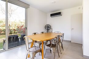 Casa con parrilla en complejo privado