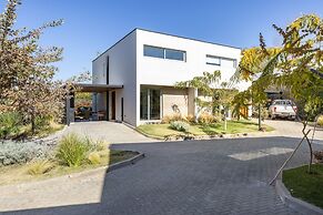 Casa con parrilla en complejo privado