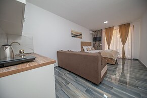 Green Pino Seaview Studios