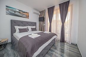 Green Pino Seaview Studios