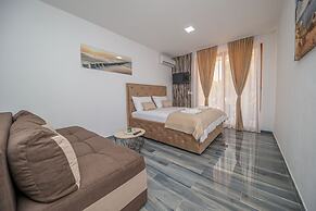 Green Pino Seaview Studios