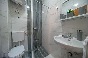 Green Pino Seaview Studios