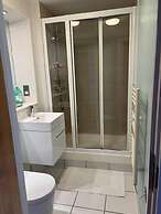 Stylish Studio Flat Near Central London