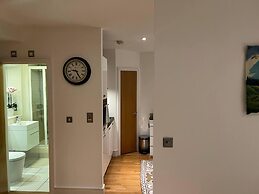 Stylish Studio Flat Near Central London