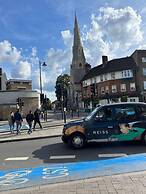 Stylish Studio Flat Near Central London