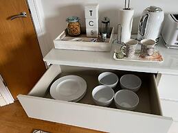 Stylish Studio Flat Near Central London