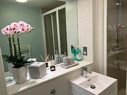 Stylish Studio Flat Near Central London