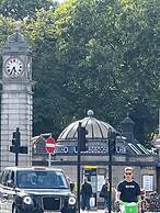 Stylish Studio Flat Near Central London