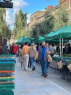 Stylish Studio Flat Near Central London