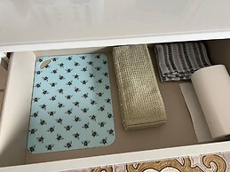 Stylish Studio Flat Near Central London