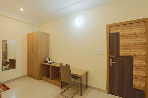 Hotel Lemon Suites & Banquet Noida Sector 62