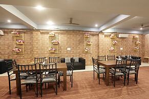 Hotel Lemon Suites & Banquet Noida Sector 62