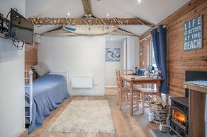 The Lodge - 1 Bedroom - Freshwest Beach Retreat