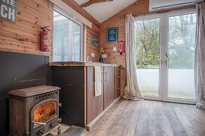 The Lodge - 1 Bedroom - Freshwest Beach Retreat