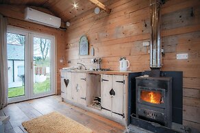 The Hygge Hut - 1 Bed - Freshwest Beach Retreat