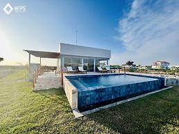 HOP Aruba Exclusiva Oasis y Playa en Chincha