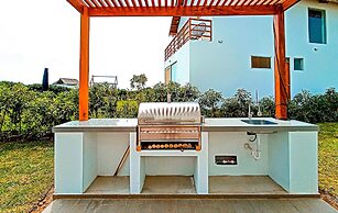 HOP Odaiba Exclusiva Laguna y Playa en Chincha