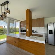 HOP Odaiba Exclusiva Laguna y Playa en Chincha