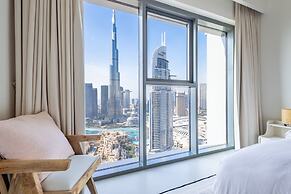 SuperHost - Sleek 2BR Burj Royale Apt Close to Burj Khalifa