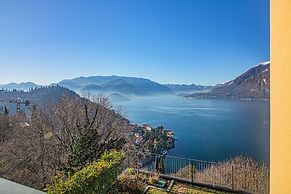 Sunny Varenna Apartment