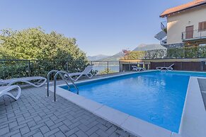 Sunny Varenna Apartment