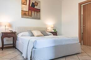 Sunny Varenna Apartment