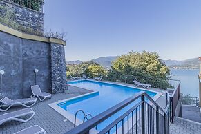 Sunny Varenna Apartment