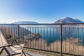 Sunny Varenna Apartment