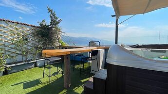 Rooftop Loft With Jacuzzi