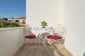 Happy Home - Rental Residence