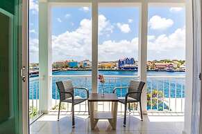 Luxurious Yacht View Apt w Balcony at Famous Handelskade