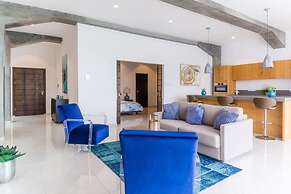 Luxurious Yacht View Apt w Balcony at Famous Handelskade