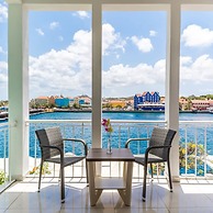 Luxurious Yacht View Apt w Balcony at Famous Handelskade