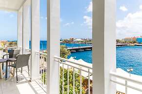 Luxurious Yacht View Apt w Balcony at Famous Handelskade