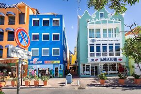 Luxurious Yacht View Apt w Balcony at Famous Handelskade