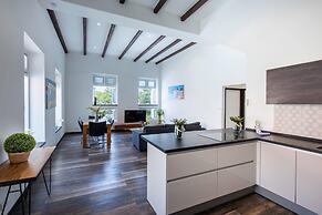 Premium 3BR City Centre Penthouse W Stunning City View