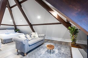 Premium 3BR City Centre Penthouse W Stunning City View